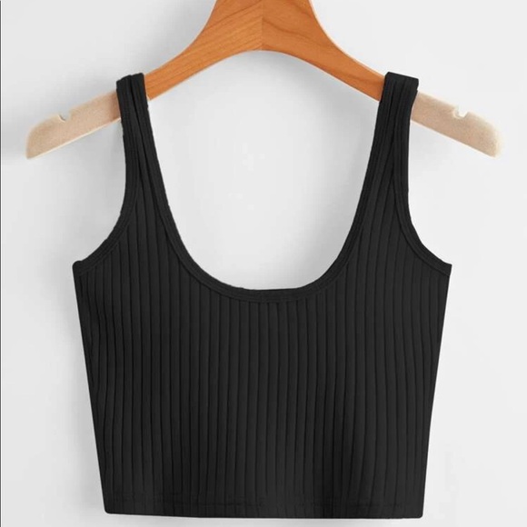 ROMWE Tops - Black Tanktop
